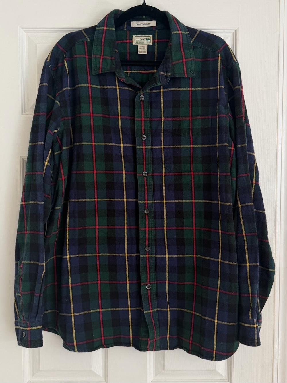 L.L.Bean Traditional Fit Flannel Shirt XL Blackwatch Plaid 100% Cotton Button